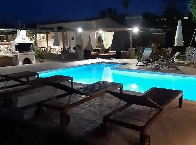 Domenica Apts Ii