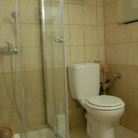 Domenica Apts Ii דירה *