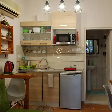 Domenica Apts Ii דירה לגאנאס